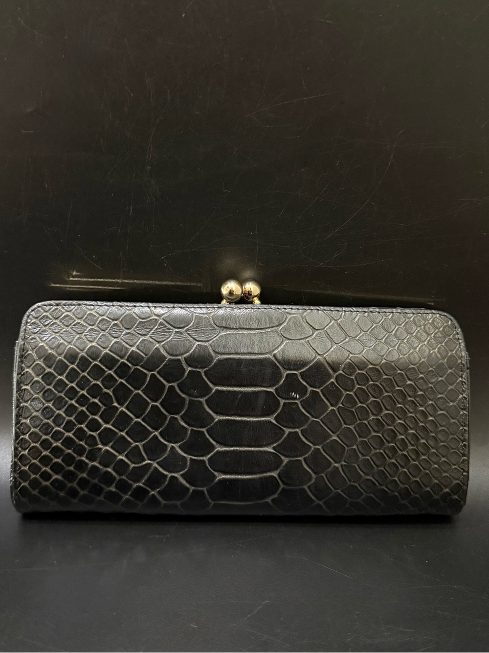 Vintage HOBO International Black Embossed Croc Leather Kiss-lock Clutch Wallet - Picture 2 of 11